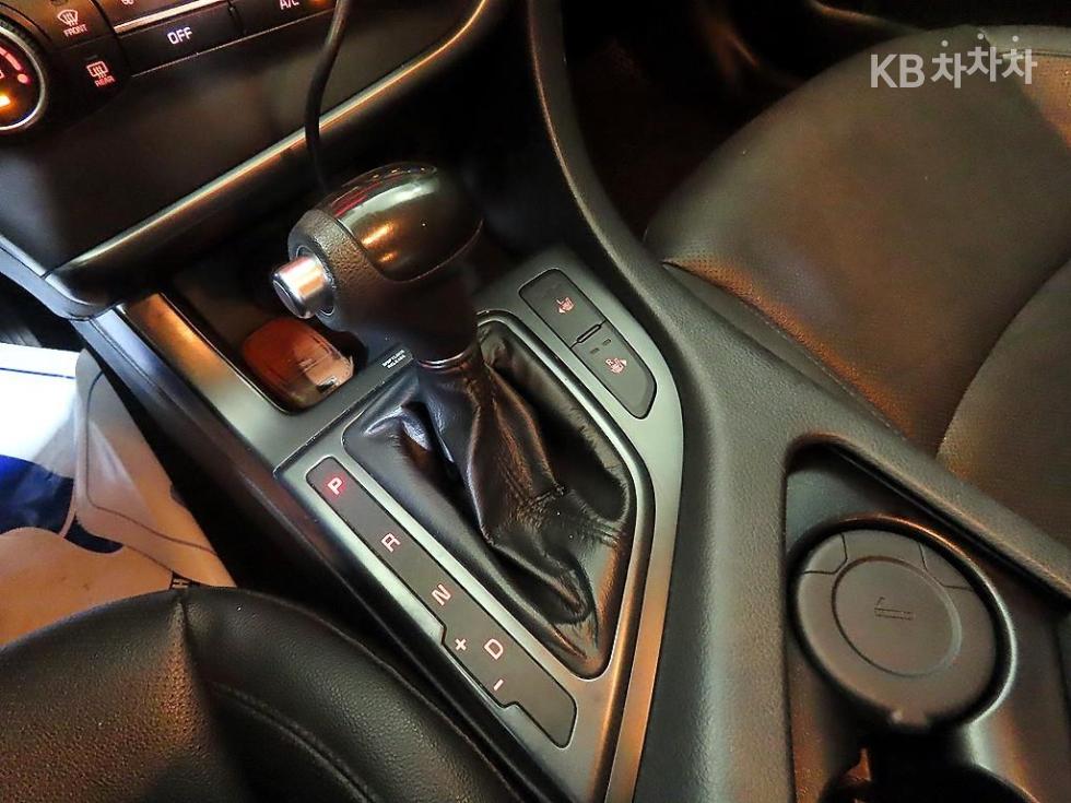 Kia K5 — miniaturë 12