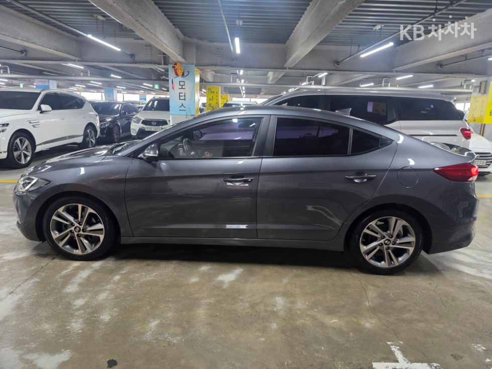 Hyundai Avante — miniaturë 8