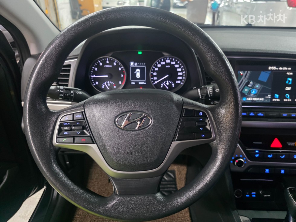 Hyundai Avante — miniaturë 10