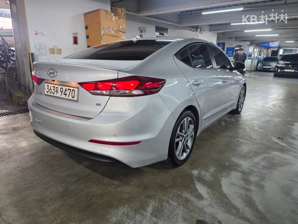 Hyundai Avante — miniaturë 5
