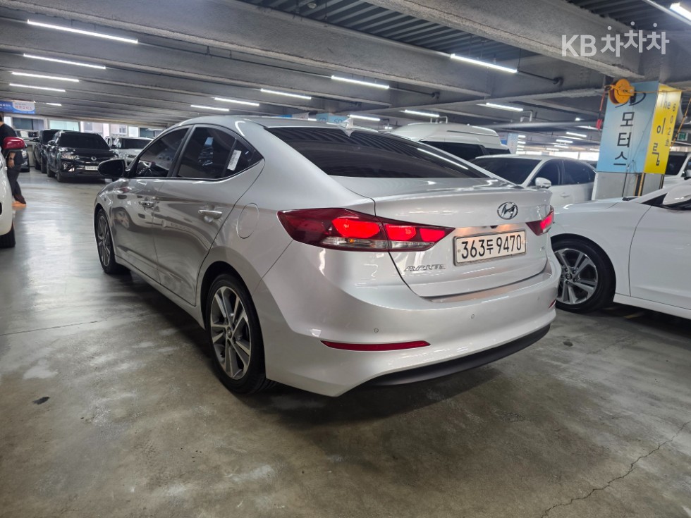 Hyundai Avante — miniaturë 7