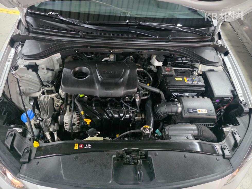 Hyundai Avante — miniaturë 24