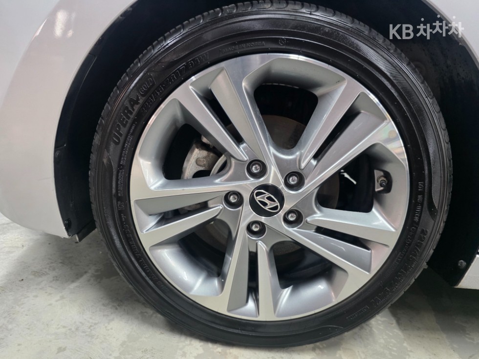 Hyundai Avante — miniaturë 25