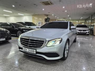 Mercedes-Benz E-klasse E300 Exclusive — foto 1