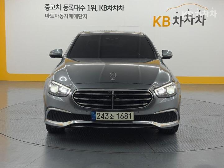 Mercedes-Benz E-klasse — miniaturë 2