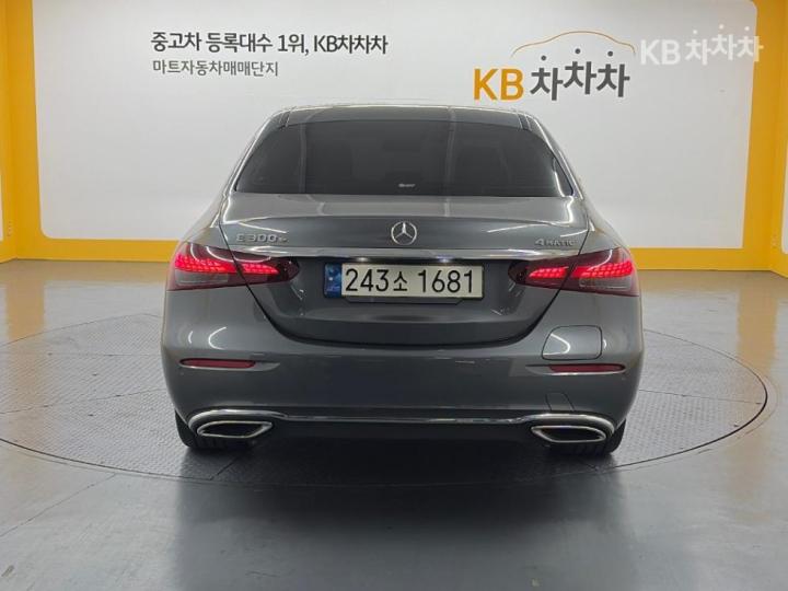 Mercedes-Benz E-klasse — miniaturë 3