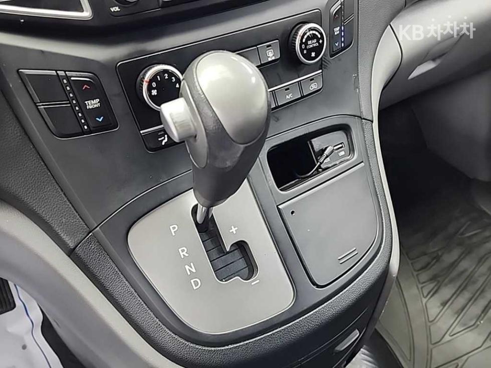 Hyundai Starex — miniaturë 8