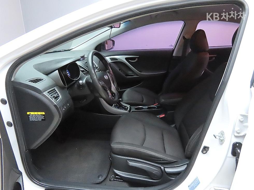 Hyundai Avante — miniaturë 10