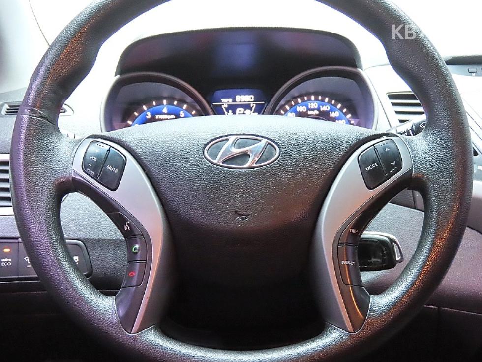 Hyundai Avante — miniaturë 17