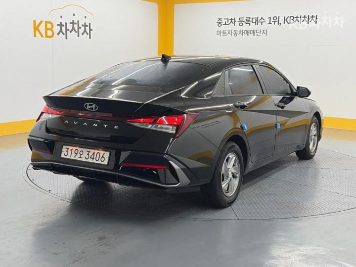 Hyundai Avante — miniaturë 4