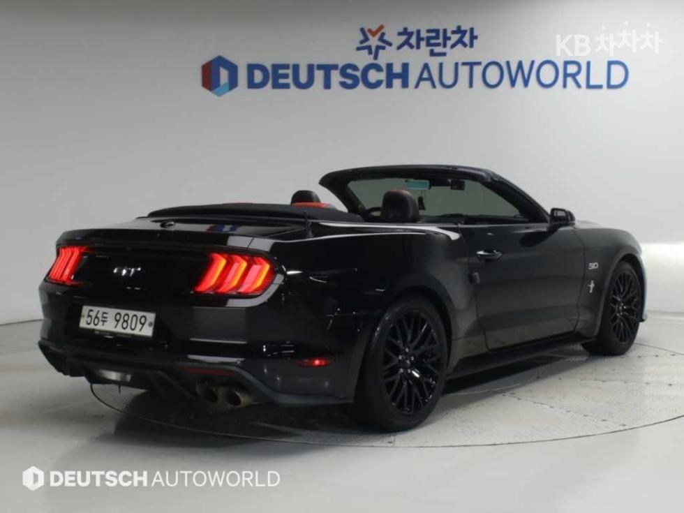 Ford Mustang — miniaturë 2