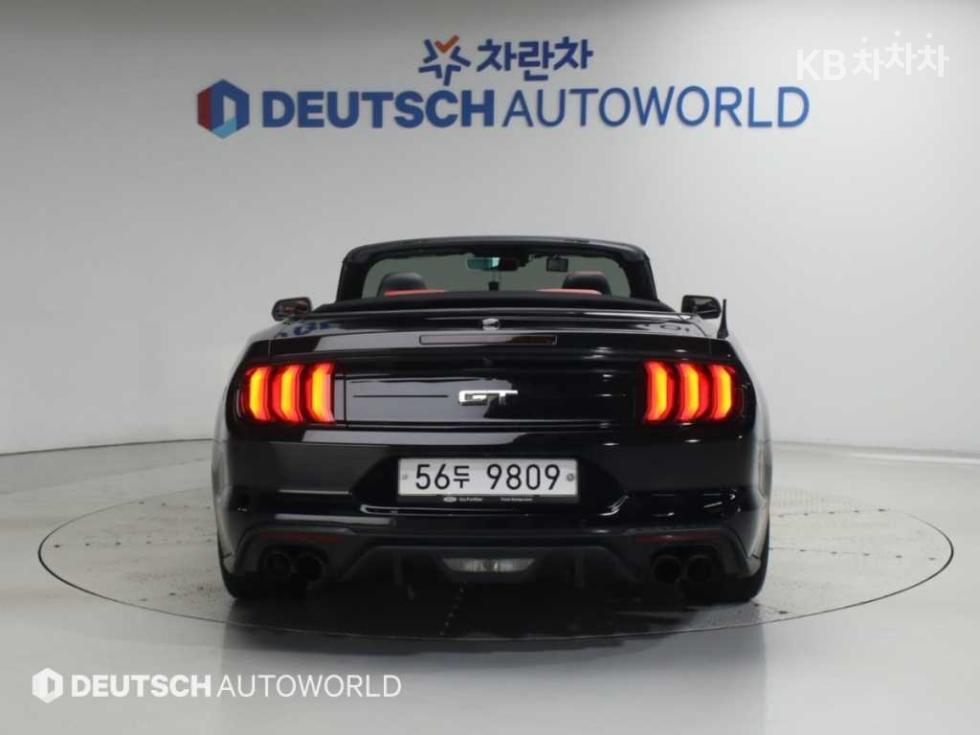 Ford Mustang — miniaturë 4