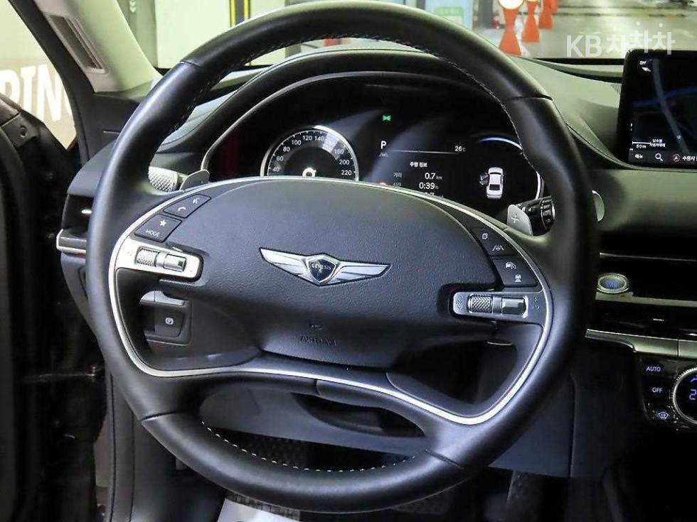 Genesis G80 — miniaturë 8