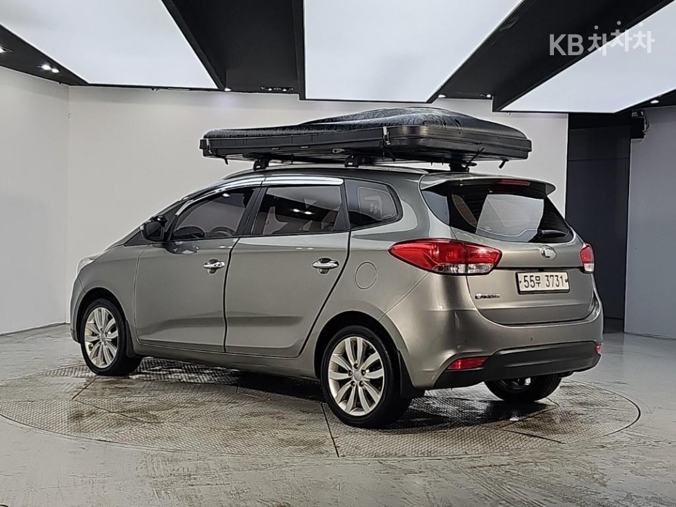 Kia Carens — miniaturë 3