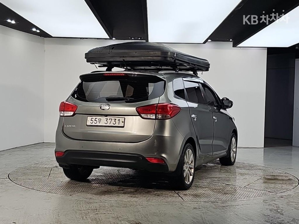 Kia Carens — miniaturë 4
