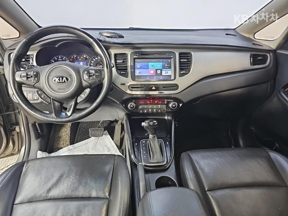 Kia Carens — miniaturë 5