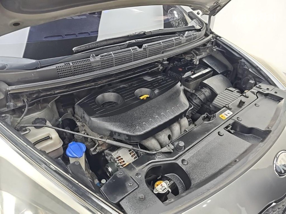 Kia Carens — miniaturë 6