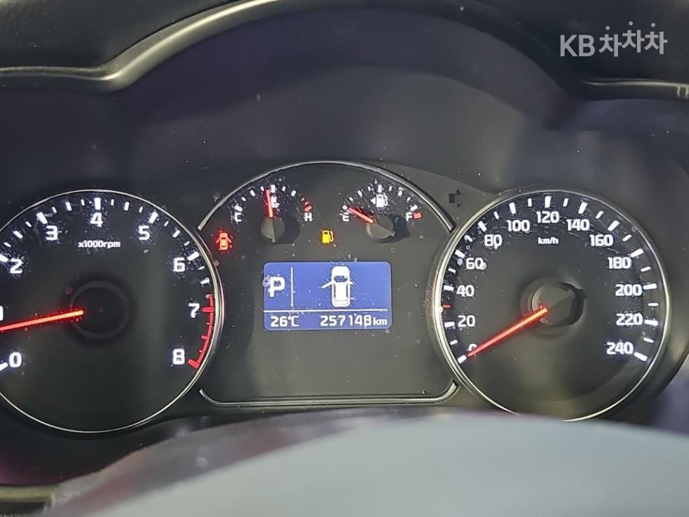 Kia Carens — miniaturë 7