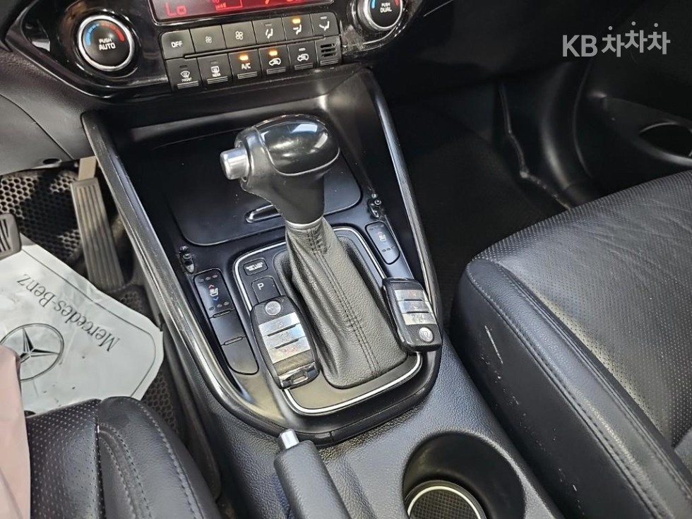 Kia Carens — miniaturë 8
