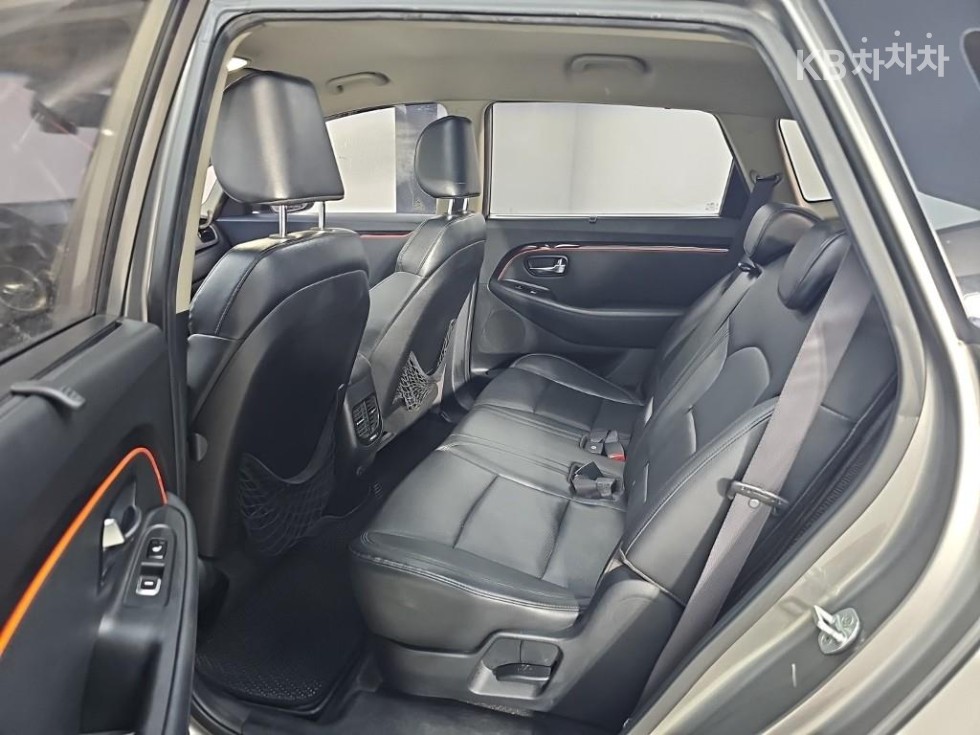 Kia Carens — miniaturë 12