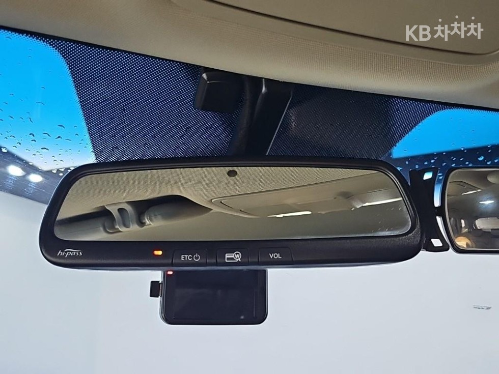 Kia Carens — miniaturë 17