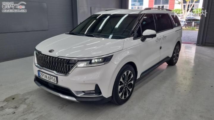 Kia Carnival Diesel 7-Seater Noblesse — foto 1