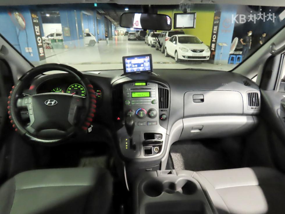 Hyundai Starex — miniaturë 5