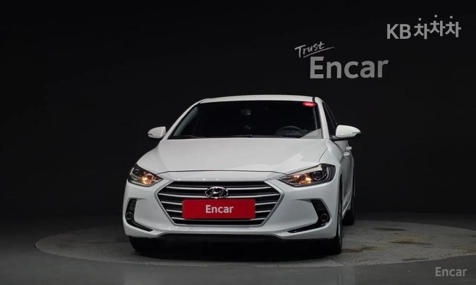 Hyundai Avante 1.6 GDI Value Plus — foto 1