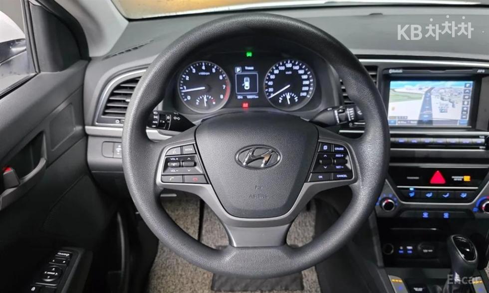 Hyundai Avante — miniaturë 8