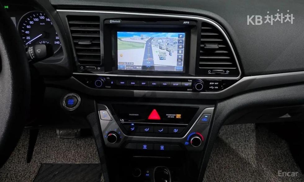 Hyundai Avante — miniaturë 12
