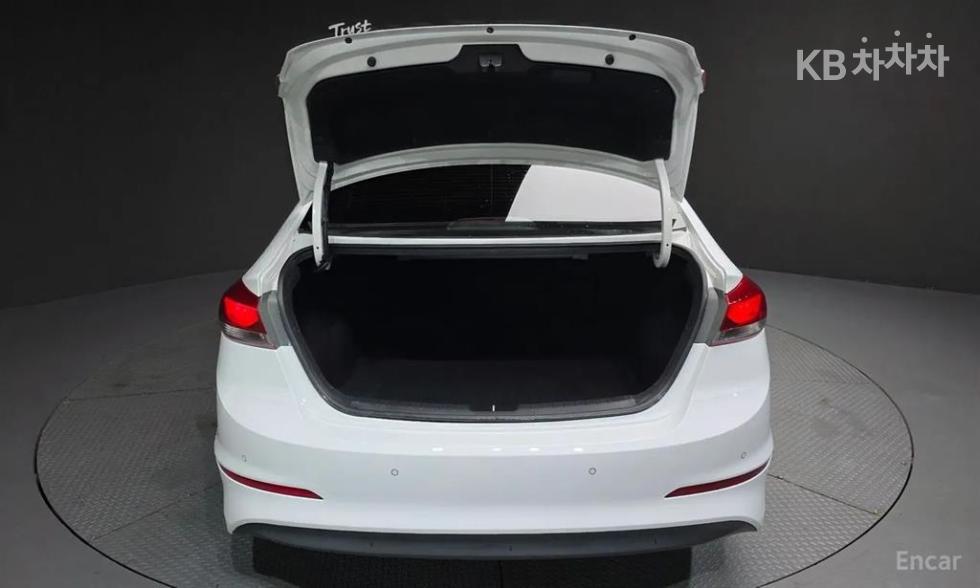 Hyundai Avante — miniaturë 20