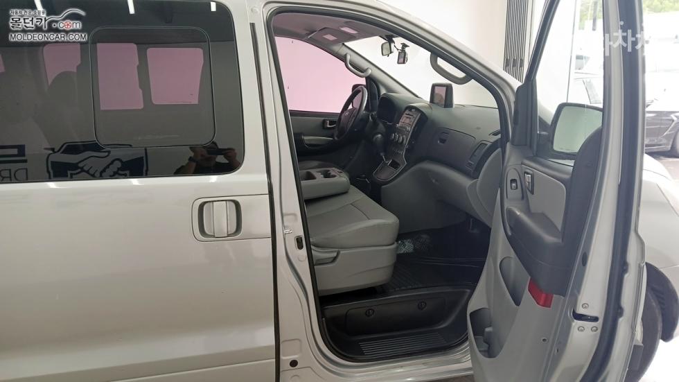 Hyundai Starex — miniaturë 10