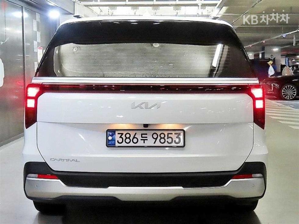 Kia Carnival — miniaturë 5