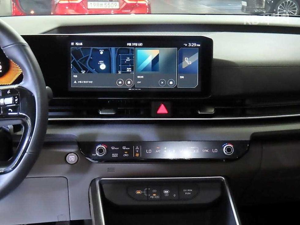 Kia Carnival — miniaturë 11