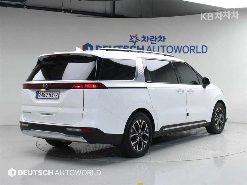 Kia Carnival — miniaturë 2
