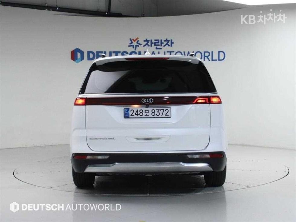 Kia Carnival — miniaturë 4