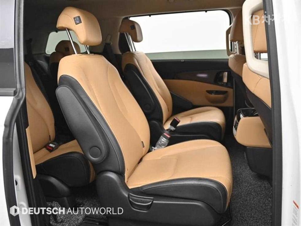 Kia Carnival — miniaturë 12
