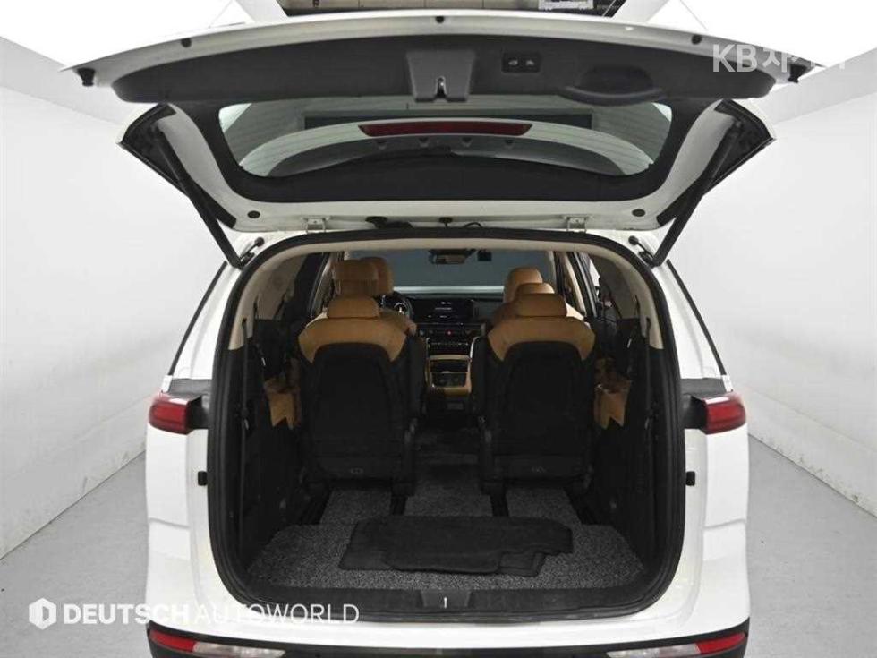 Kia Carnival — miniaturë 19