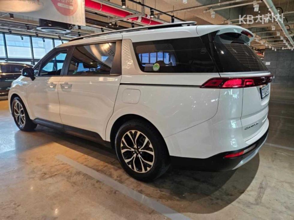 Kia Carnival — miniaturë 3