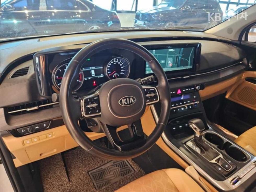Kia Carnival — miniaturë 6