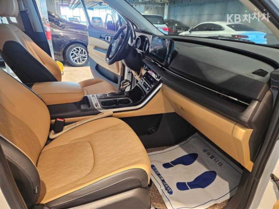 Kia Carnival — miniaturë 13