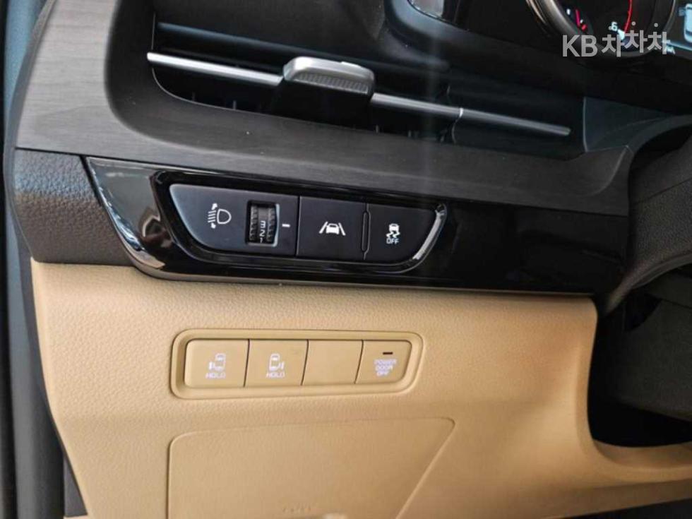 Kia Carnival — miniaturë 16