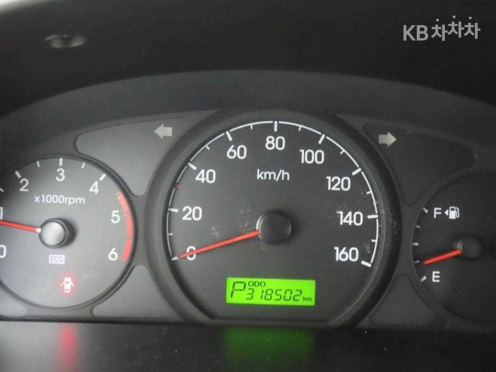 Hyundai Starex — miniaturë 8