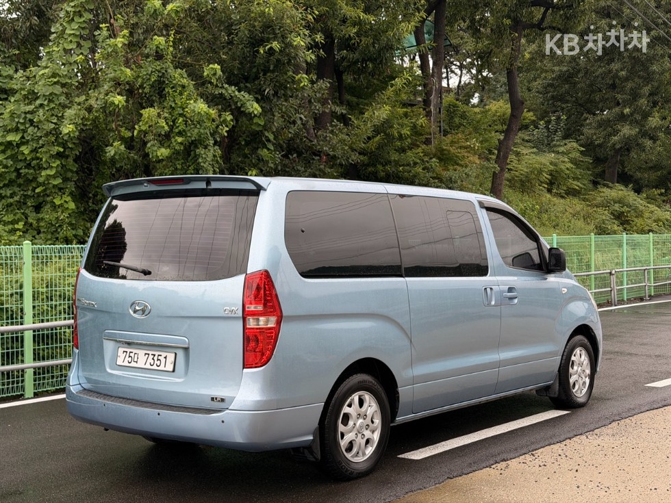 Hyundai Starex — miniaturë 6