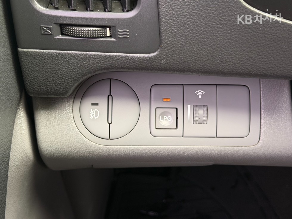 Hyundai Starex — miniaturë 18