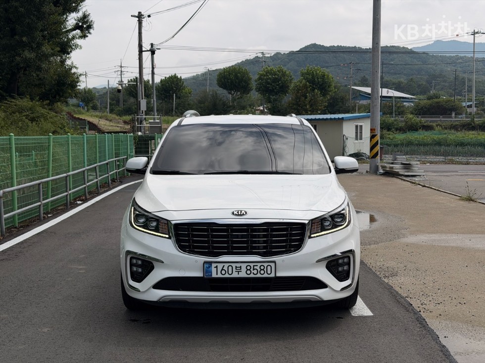 Kia Carnival — miniaturë 2