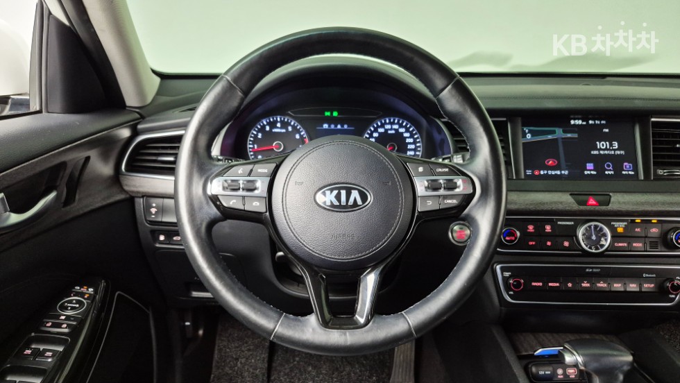 Kia K7 — miniaturë 10