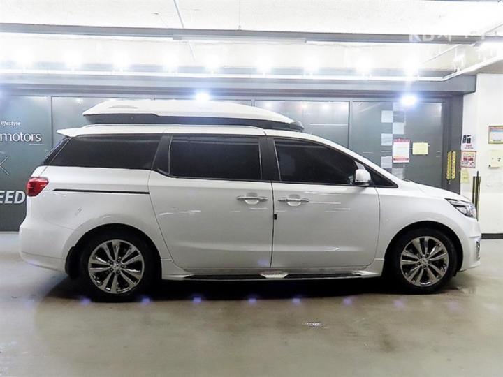 Kia Carnival — miniaturë 3