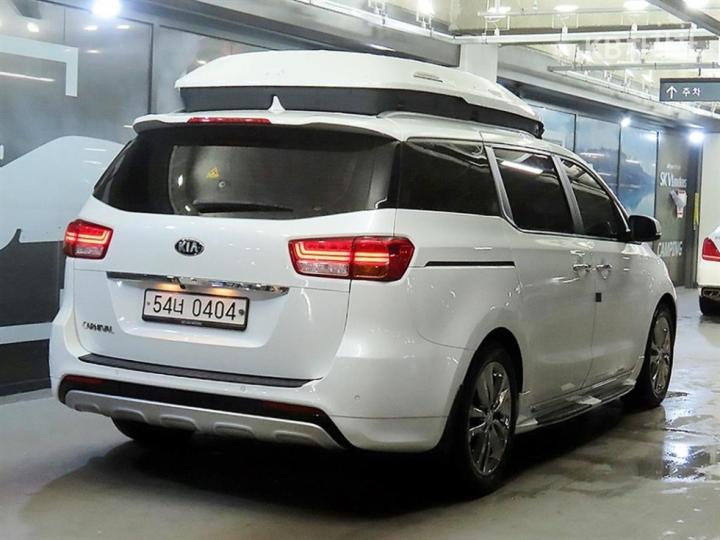 Kia Carnival — miniaturë 4