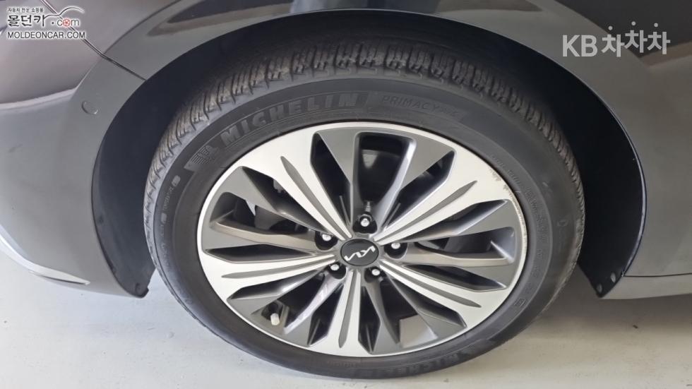 Kia K8 — miniaturë 6